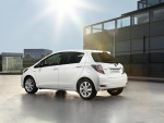 toyota_Yaris_hybrid_2012_2